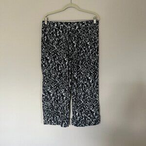 Avenue Plus Size Knit Crop Pocket Pants - Black White - Size 16W